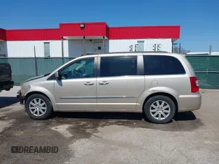 2013 Chrysler Town & Country Touring with VIN 2C4RC1BG2DR605857, listed as a IAAI auction lot 42001954 with 158,445 mi miles. Bid and sale history available at carsss.com. Image 14.
