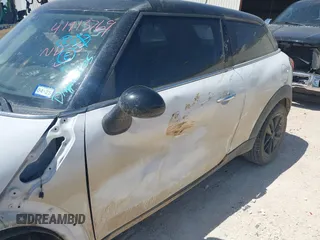 2015 MINI Paceman z VIN WMWSS1C59FWN94932, wystawiony jako IAAI lot #41913769 z przebiegiem 108 678 mil mil oraz . Historia ofert i sprzedaży dostępna na DreamBid. Obrazek 12.