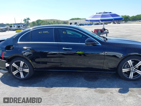2024 Mercedes-Benz C 300 z VIN W1KAF4GB8RR219658, wystawiony jako IAAI lot #41864678 z przebiegiem 7933 mil mil oraz . Historia ofert i sprzedaży dostępna na DreamBid. Obrazek 14.