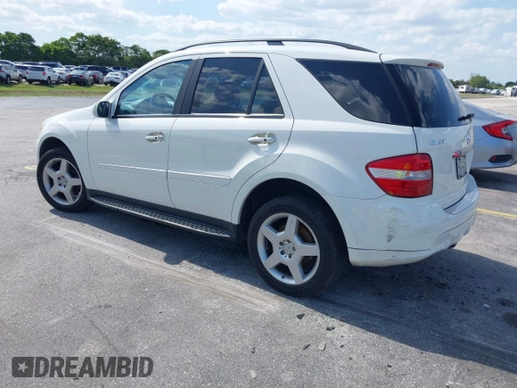 2008 Mercedes-Benz M 550 с VIN 4JGBB72E58A324969, выставлен на аукционе IAAI как лот 42319075 с пробегом 225 385 миль миль и . История ставок и продаж доступна на DreamBid. Изображение 3.