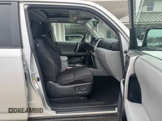 2010 Toyota 4Runner Trail with VIN JTEBU5JR6A5005677, listed as a Copart auction lot 53511785 with 249,747 mi miles and Clean Title. Bid and sale history available at DreamBid. Image 5.