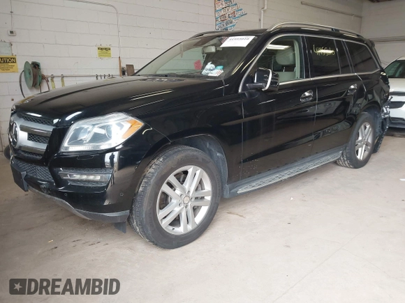 2015 Mercedes-Benz GL-Class GL 350 BlueTEC with VIN 4JGDF2EE9FA534113, listed as a IAAI auction lot 41955010 with 152,064 mi miles. Bid and sale history available at carsss.com. Image 17.