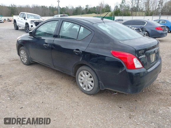 2016 Nissan Versa S z VIN 3N1CN7AP3GL882543, wystawiony jako IAAI lot #41821886 z przebiegiem 207 104 mil mil oraz . Historia ofert i sprzedaży dostępna na DreamBid. Obrazek 3.
