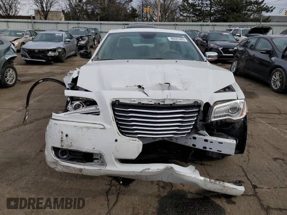 2014 Chrysler 300 C with VIN 2C3CCAKT8EH287743, listed as a Copart auction lot 46525465 with 86,282 mi miles and Salvage Title. Bid and sale history available at DreamBid. Image 5.