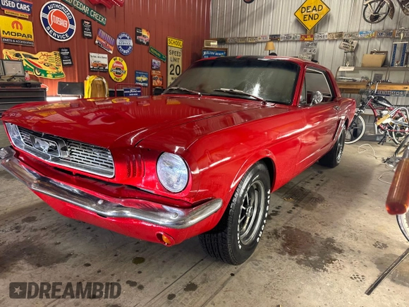 1965 Ford Mustang z VIN 5F07T604850, wystawiony jako Copart lot #41911735 z przebiegiem 47 461 mil mil oraz Czysty tytuł • Clean title. Historia ofert i sprzedaży dostępna na DreamBid. Obrazek 2.
