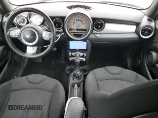 2009 MINI Convertible с VIN WMWMR33579TU95581, выставлен на аукционе Copart как лот 45914735 с пробегом 129 790 миль миль и Списание • Salvage title. История ставок и продаж доступна на DreamBid. Изображение 8.