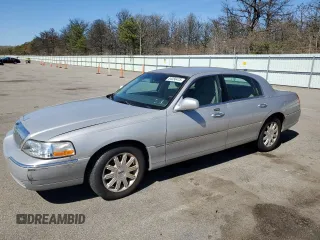 2010 Lincoln Town Car Signature Limited z VIN 2LNBL8CV9AX626649, wystawiony jako Copart lot #54356475 z przebiegiem 47 525 mil mil oraz Czysty tytuł • Clean title. Historia ofert i sprzedaży dostępna na DreamBid. Obrazek 1.