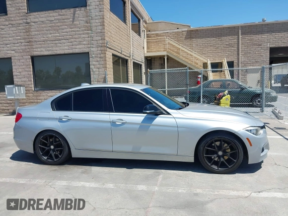 2013 BMW 3 Series 328i z VIN WBA3C1C58DF438492, wystawiony jako IAAI lot #42227575 z przebiegiem 110 497 mil mil oraz . Historia ofert i sprzedaży dostępna na DreamBid. Obrazek 13.