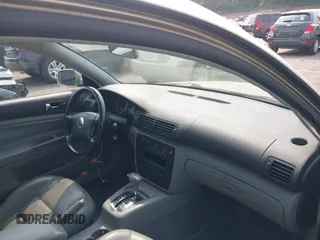 2001 Volkswagen Passat GLS z VIN WVWVD63B61E177862, wystawiony jako IAAI lot #42448342 z przebiegiem 129 455 mil mil oraz . Historia ofert i sprzedaży dostępna na DreamBid. Obrazek 5.