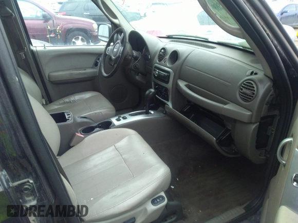 2005 Jeep Liberty Limited with VIN 1J4GL58K15W536785, listed as a IAAI auction lot 31924068 with 256,854 mi miles and . Bid and sale history available at carsss.com. Image 5.