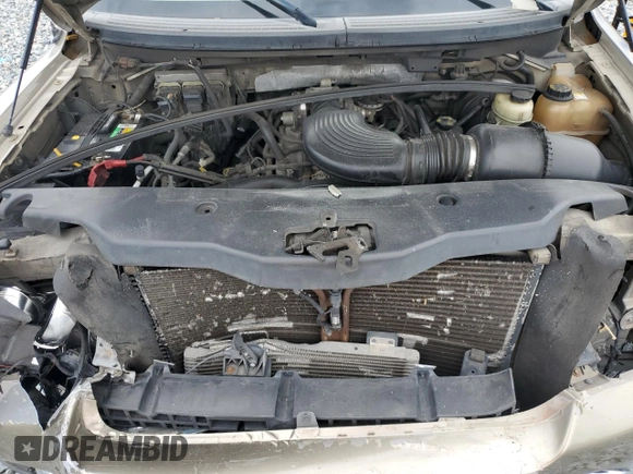 2006 Ford F-150 STX z VIN 1FTRX12W16FB04724, wystawiony jako Copart lot #65361235 z przebiegiem 346 053 mil mil oraz Szkoda całkowita • Salvage title. Historia ofert i sprzedaży dostępna na DreamBid. Obrazek 11.