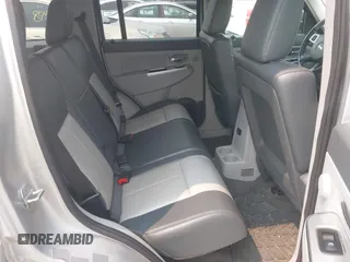 2008 Jeep Liberty Limited z VIN 1J8GN58K48W160791, wystawiony jako IAAI lot #42391206 z przebiegiem 114 438 mil mil oraz . Historia ofert i sprzedaży dostępna na DreamBid. Obrazek 8.