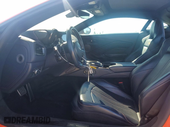 2020 Aston Martin Vantage z VIN SCFSMGAW4LGN03925, wystawiony jako Copart lot #50793594 z przebiegiem Nie podano mil oraz Szkoda całkowita • Salvage title. Historia ofert i sprzedaży dostępna na DreamBid. Obrazek 7.