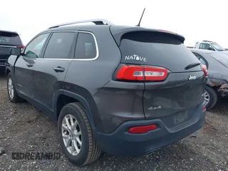 2016 Jeep Cherokee Latitude with VIN 1C4PJMCB2GW228234, listed as a IAAI auction lot 41995470 with 146,517 mi miles and . Bid and sale history available at carsss.com. Image 3.
