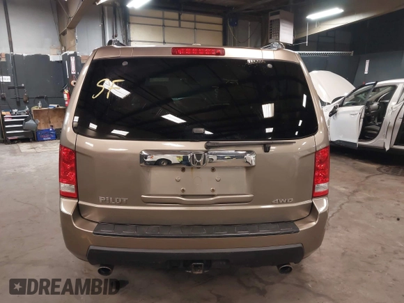 2009 Honda Pilot EX-L with VIN 5FNYF48639B011686, listed as a IAAI auction lot 41958353 with 155,382 mi miles and . Bid and sale history available at carsss.com. Image 16.