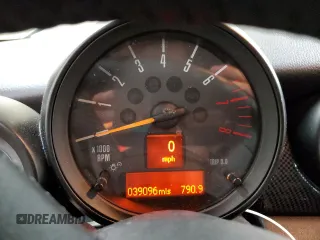 2015 MINI Convertible S с VIN WMWZP3C54F2A90956, выставлен на аукционе Copart как лот 57052545 с пробегом 39 096 миль миль и Списание • Salvage title. История ставок и продаж доступна на DreamBid. Изображение 9.