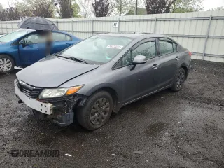 2012 Honda Civic LX z VIN 2HGFB2F50CH324733, wystawiony jako Copart lot #55622055 z przebiegiem 166 648 mil mil oraz Szkoda całkowita • Salvage title. Historia ofert i sprzedaży dostępna na DreamBid. Obrazek 1.