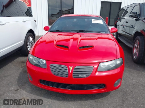 2005 Pontiac GTO with VIN 6G2VX12U25L356602, listed as a IAAI auction lot 41960537 with 53,648 mi miles. Bid and sale history available at carsss.com. Image 13.