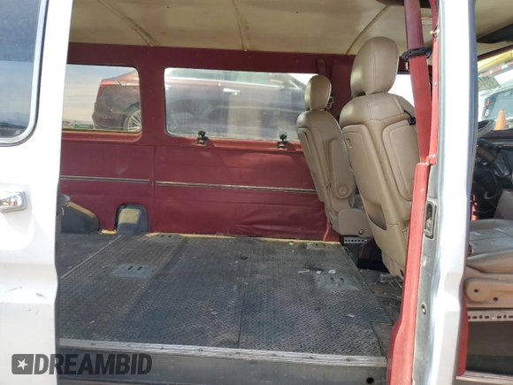 1989 Ford Econoline Cargo with VIN 1FTEE14Y2KHC41026, listed as a Copart auction lot 49440055 with 54,481 mi miles and Salvage Title. Bid and sale history available at DreamBid. Image 10.