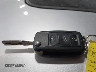2016 Volkswagen Passat SE z VIN 1VWBT7A37GC027073, wystawiony jako IAAI lot #41073634 z przebiegiem 72 563 mil mil oraz . Historia ofert i sprzedaży dostępna na DreamBid. Obrazek 11.