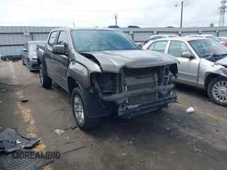 2016 GMC Canyon 4WD SLE z VIN 1GTG6CE3XG1167519, wystawiony jako IAAI lot #42079567 z przebiegiem 166 867 mil mil oraz . Historia ofert i sprzedaży dostępna na DreamBid. Obrazek 1.