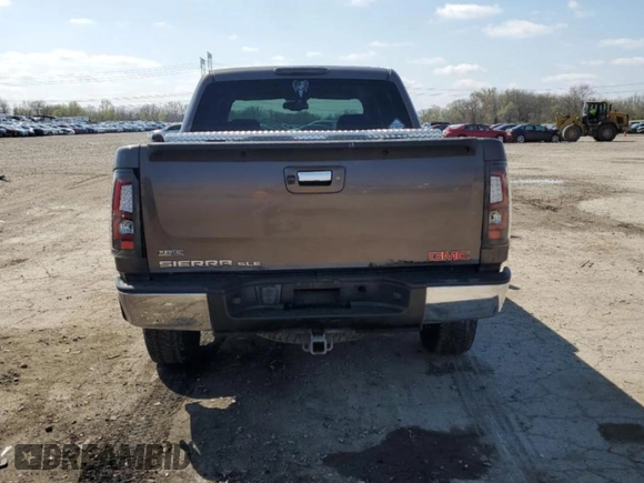 2008 GMC Sierra 1500 Work Truck z VIN 2GTEK133481289735, wystawiony jako Copart lot #52970185 z przebiegiem 312 850 mil mil oraz Czysty tytuł • Clean title. Historia ofert i sprzedaży dostępna na DreamBid. Obrazek 6.