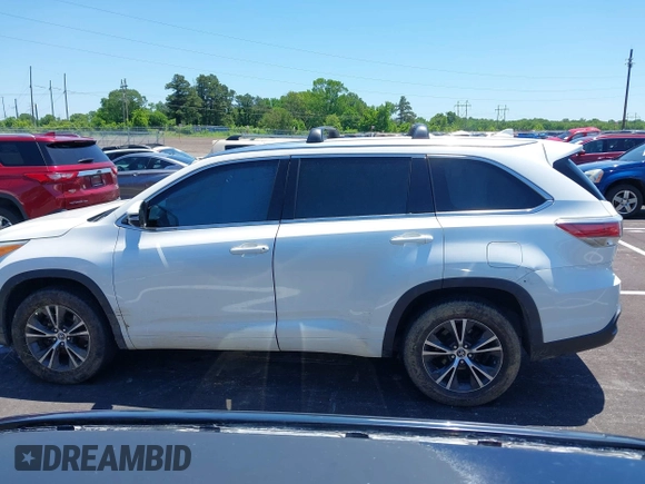 2016 Toyota Highlander XLE z VIN 5TDKKRFHXGS132954, wystawiony jako IAAI lot #42288224 z przebiegiem 153 448 mil mil oraz . Historia ofert i sprzedaży dostępna na DreamBid. Obrazek 14.