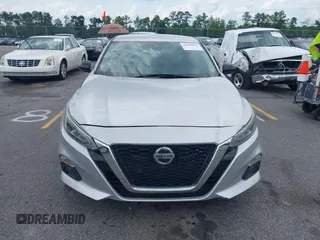 2020 Nissan Altima SR z VIN 1N4BL4CVXLC130195, wystawiony jako IAAI lot #42504838 z przebiegiem 104 389 mil mil oraz . Historia ofert i sprzedaży dostępna na DreamBid. Obrazek 12.