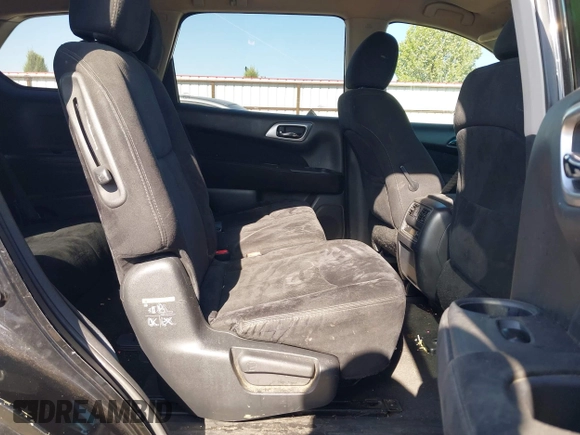 2015 Nissan Pathfinder Platinum with VIN 5N1AR2MN6FC605686, listed as a IAAI auction lot 42164761 with 120,569 mi miles and . Bid and sale history available at DreamBid. Image 8.