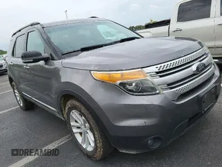 2013 Ford Explorer XLT with VIN 1FM5K8D85DGC67142, listed as a IAAI auction lot 42018182 with 107,284 mi miles and . Bid and sale history available at carsss.com. Image 1.