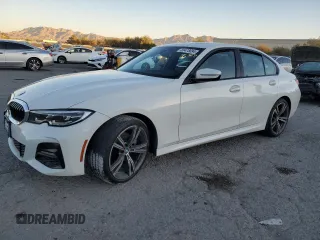 2021 BMW 3 Series 330i z VIN 3MW5R1J0XM8C10176, wystawiony jako Copart lot #83475694 z przebiegiem 42 522 mil mil oraz Szkoda całkowita • Salvage title. Historia ofert i sprzedaży dostępna na DreamBid. Obrazek 1.