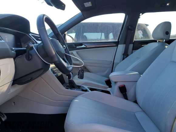 2022 Volkswagen Tiguan SE R-Line Black with VIN 3VV8B7AX0NM005870, listed as a Copart auction lot 88676735 with 40,428 mi miles and Salvage Title. Bid and sale history available at DreamBid. Image 7.