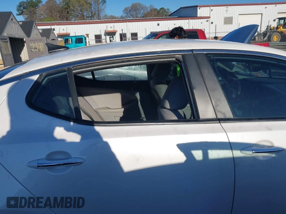 2015 Kia Optima LX with VIN 5XXGM4A72FG376907, listed as a IAAI auction lot 41823625 with 156,281 mi miles. Bid and sale history available at carsss.com. Image 17.