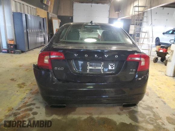 2015 Volvo S60 T5 Premier z VIN YV1612TK3F2356840, wystawiony jako Copart lot #88741865 z przebiegiem 174 030 mil mil oraz Czysty tytuł • Clean title. Historia ofert i sprzedaży dostępna na DreamBid. Obrazek 6.