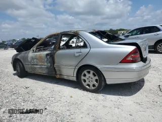 2005 Mercedes-Benz C 240 с VIN WDBRF61J75F592502, выставлен на аукционе Copart как лот 58052075 с пробегом Не указан миль и На запчасти • Non repairable. История ставок и продаж доступна на DreamBid. Изображение 2.