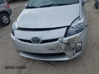 2010 Toyota Prius II with VIN JTDKN3DU3A0052152, listed as a IAAI auction lot 41917565 with 166,960 mi miles. Bid and sale history available at carsss.com. Image 6.