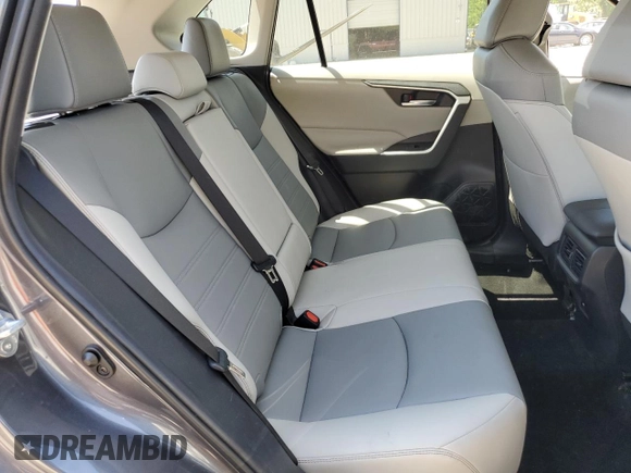 2021 Toyota RAV4 XLE Premium z VIN 2T3C1RFVXMW157425, wystawiony jako Copart lot #61315765 z przebiegiem 54 379 mil mil oraz Szkoda całkowita • Salvage title. Historia ofert i sprzedaży dostępna na DreamBid. Obrazek 11.