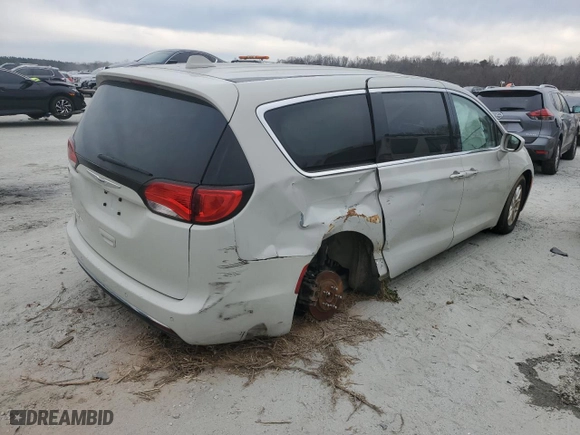 2020 Chrysler Pacifica Touring with VIN 2C4RC1FG5LR152522, listed as a Copart auction lot 47253245 with 43,020 mi miles and Salvage Title. Bid and sale history available at carsss.com. Image 3.