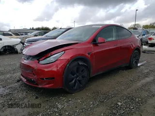 2025 Tesla Model Y Long Range z VIN 7SAYGDED9SF223744, wystawiony jako Copart lot #49466505 z przebiegiem 4 904 mil mil oraz Szkoda całkowita • Salvage title. Historia ofert i sprzedaży dostępna na DreamBid. Obrazek 1.