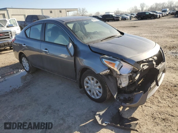 2016 Nissan Versa S z VIN 3N1CN7AP5GL869356, wystawiony jako Copart lot #48199605 z przebiegiem 87 875 mil mil oraz Szkoda całkowita • Salvage title. Historia ofert i sprzedaży dostępna na DreamBid. Obrazek 4.
