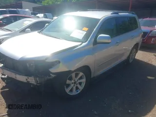 2011 Toyota Highlander z VIN 5TDBK3EHXBS050777, wystawiony jako IAAI lot #42305251 z przebiegiem Nie podano mil oraz . Historia ofert i sprzedaży dostępna na DreamBid. Obrazek 17.