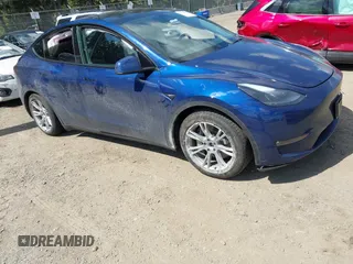 2024 Tesla Model Y Long Range z VIN 7SAYGAEE0RF074822, wystawiony jako IAAI lot #42098821 z przebiegiem Nie podano mil oraz . Historia ofert i sprzedaży dostępna na DreamBid. Obrazek 1.
