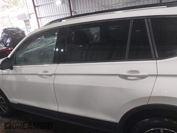 2021 Volkswagen Tiguan S z VIN 3VV1B7AX6MM081755, wystawiony jako IAAI lot #41864918 z przebiegiem 40 406 mil mil oraz . Historia ofert i sprzedaży dostępna na DreamBid. Obrazek 14.