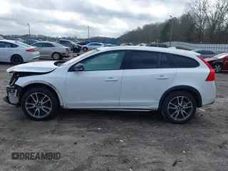 2015 Volvo V60 Cross Country T5 with VIN YV4612HK7F1001607, listed as a IAAI auction lot 41216339 with 138,069 mi miles. Bid and sale history available at carsss.com. Image 15.