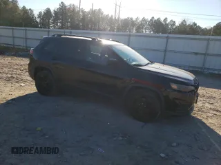 2019 Jeep Cherokee Latitude Plus z VIN 1C4PJLLN1KD382751, wystawiony jako Copart lot #83994964 z przebiegiem 103 215 mil mil oraz Czysty tytuł • Clean title. Historia ofert i sprzedaży dostępna na DreamBid. Obrazek 4.