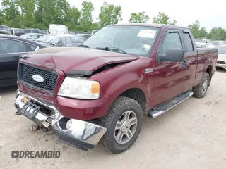 2006 Ford F-150 XLT с VIN 1FTPX14586NB61052, выставлен на аукционе IAAI как лот 42452566 с пробегом 145 612 миль миль и . История ставок и продаж доступна на DreamBid. Изображение 2.