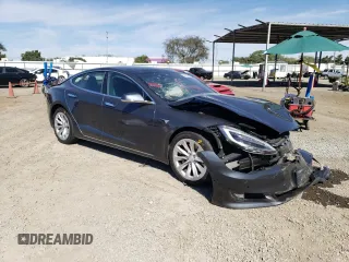 2017 Tesla Model S 100D z VIN 5YJSA1E25HF182149, wystawiony jako Copart lot #78556314 z przebiegiem 68 555 mil mil oraz Szkoda całkowita • Salvage title. Historia ofert i sprzedaży dostępna na DreamBid. Obrazek 4.