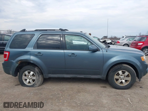 2011 Ford Escape Limited with VIN 1FMCU9EG2BKA75300, listed as a IAAI auction lot 42098247 with 215,102 mi miles. Bid and sale history available at carsss.com. Image 13.