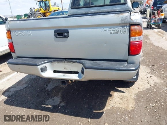 2001 Toyota Tacoma z VIN 5TEWN72N11Z845227, wystawiony jako IAAI lot #42397877 z przebiegiem 323 243 mil mil oraz . Historia ofert i sprzedaży dostępna na DreamBid. Obrazek 6.