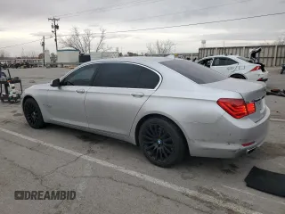 2009 BMW 7 Series 750Li with VIN WBAKB83529CY62069, listed as a Copart auction lot 44820915 with 123,684 mi miles and Salvage title. Bid and sale history available at DreamBid. Image 2.